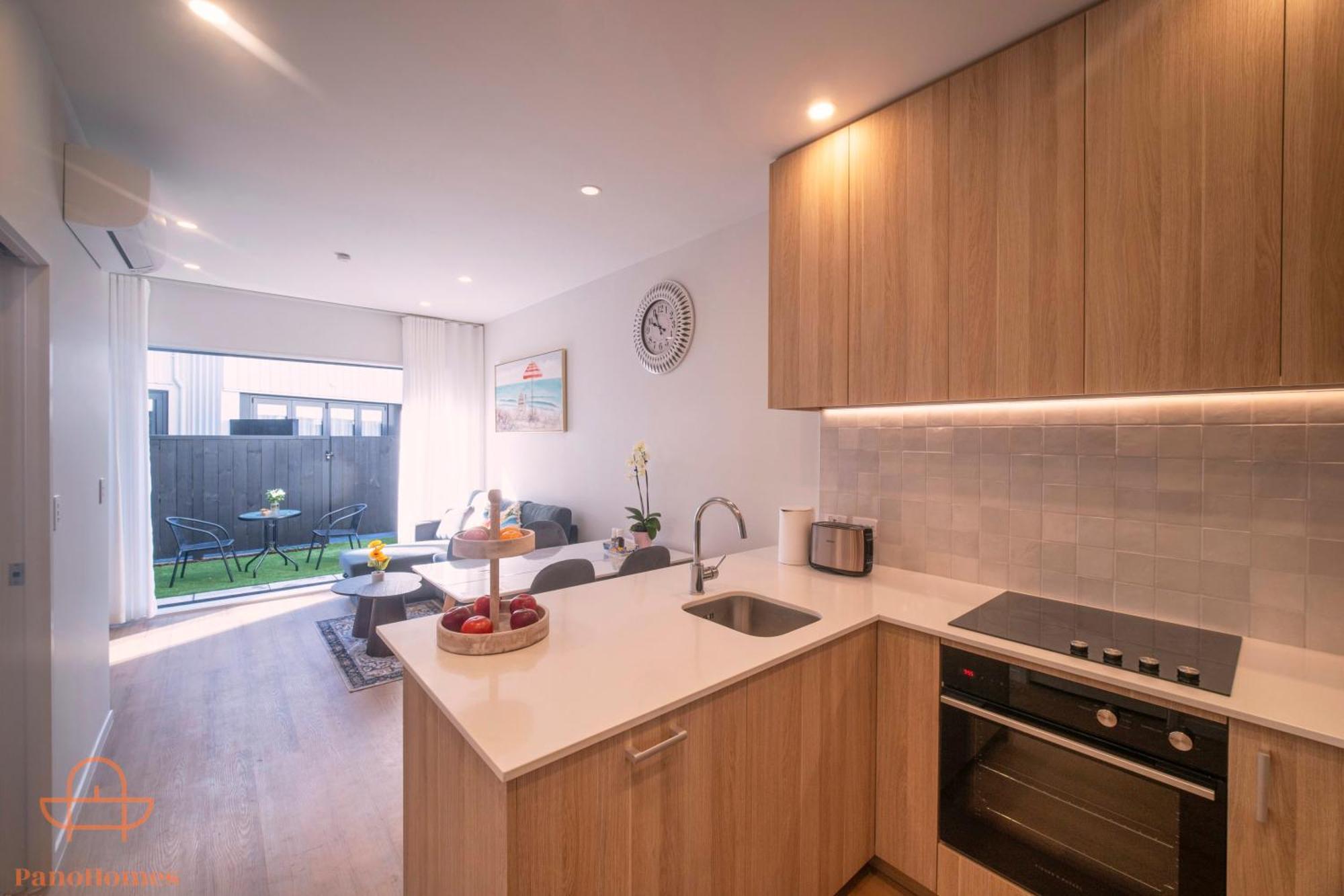 Modern Townhouse Close To City With Full Kitchen - Ellerslie Auckland Exterior photo